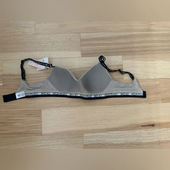 Calvin Klein bundle of Two New animal print bralettes size M - Picture 11 of 13